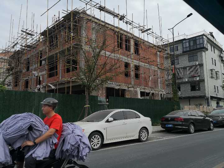 380平自建房出租