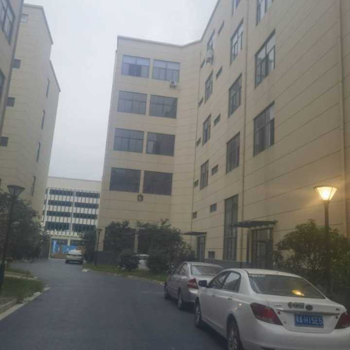 厂房转让，提锅上灶 850平 休闲梭织设备齐全，接手就开工