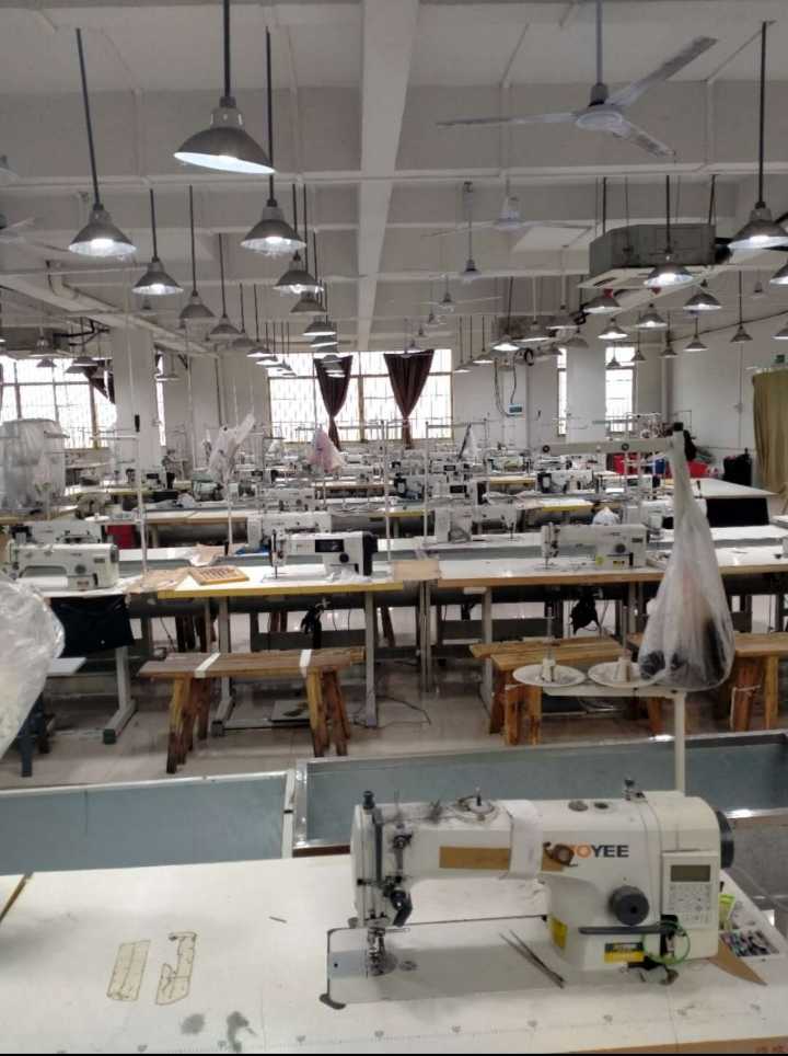 千尚服饰工厂 急招 整件车位十名 做男装夹克 市场货