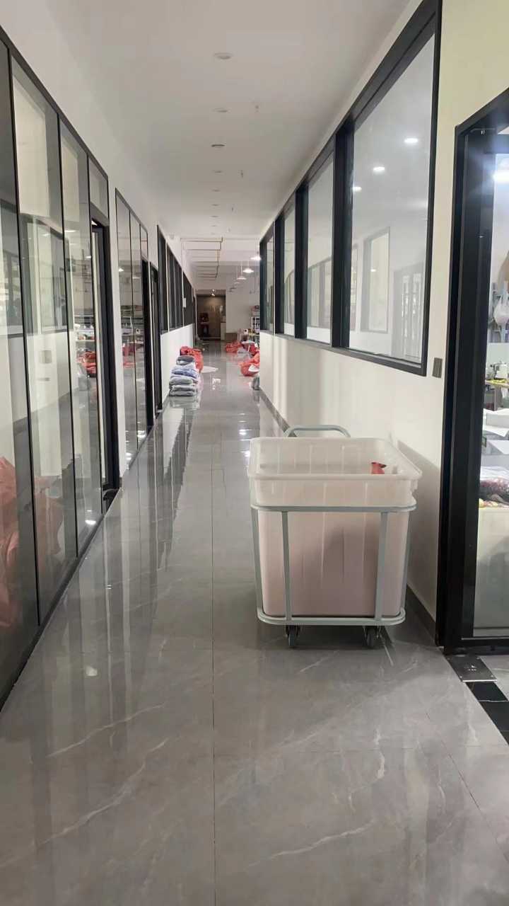 招聘，车工15名，