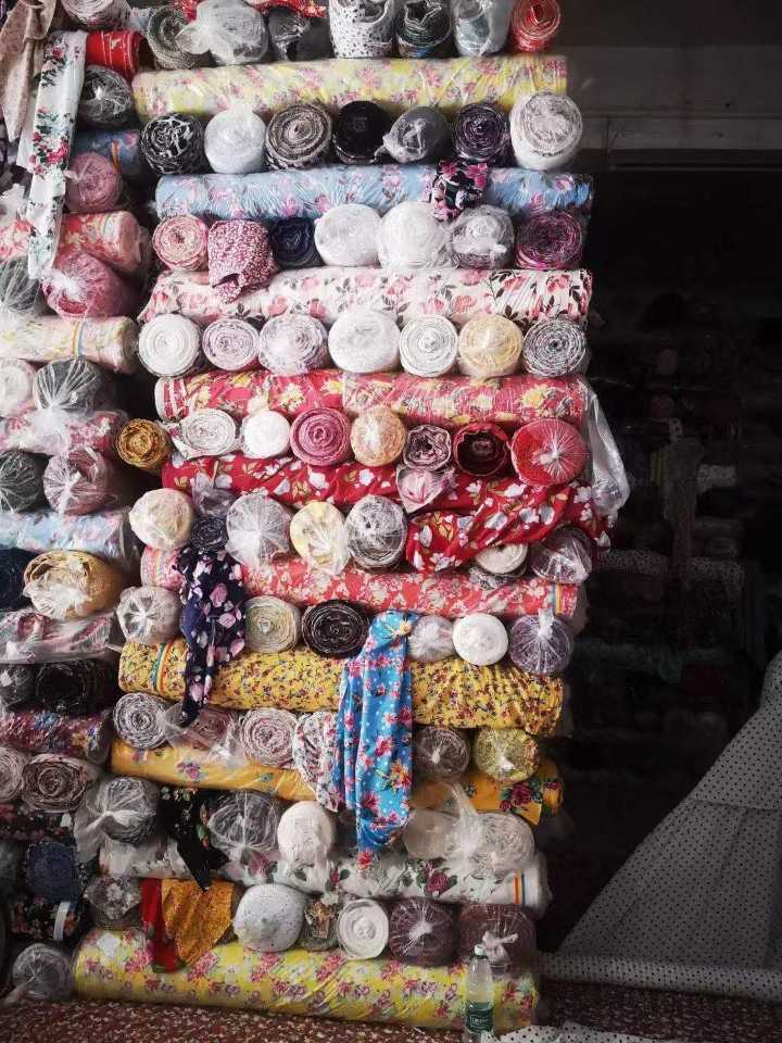 高价回收处理清仓布料，服装，棉衣，羽绒国标50:80:90