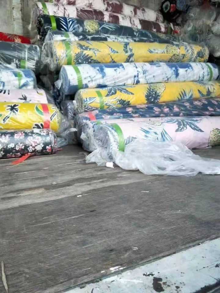 高价回收处理清仓布料，服装，棉衣，羽绒