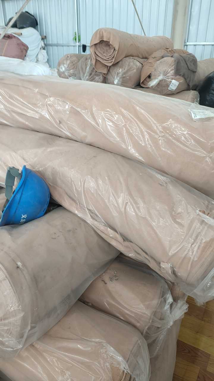 高价回收处理清仓布料，服装，棉衣，羽绒