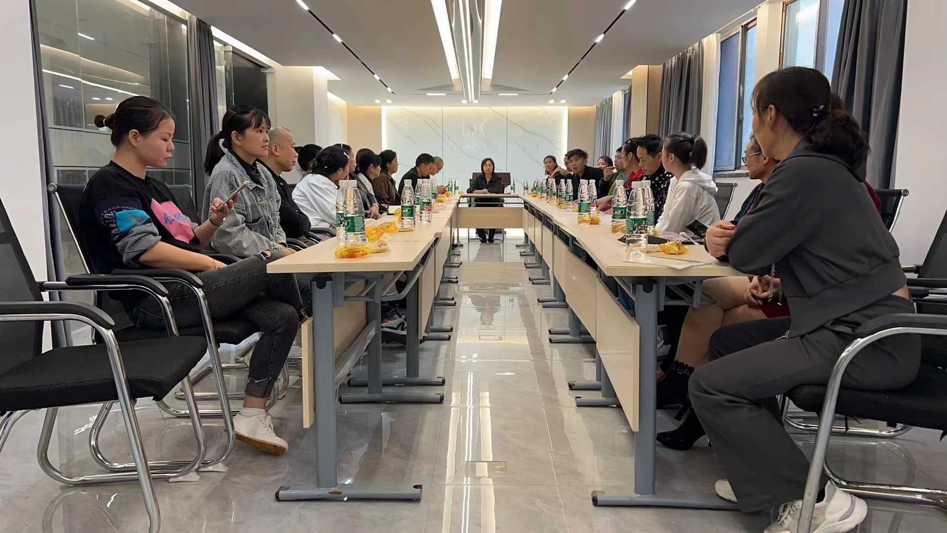 诚聘长期工：急招小模板工(接受学徒), 车工1名, 质检1名