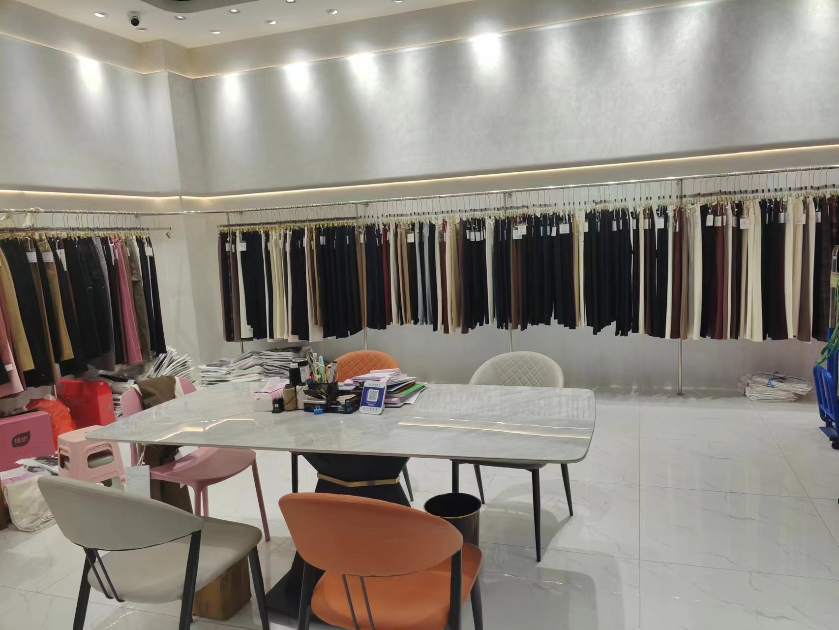 天丽格女裤招:单人成件 大小包流车位 质检 大烫 收发 jit流水线一条…