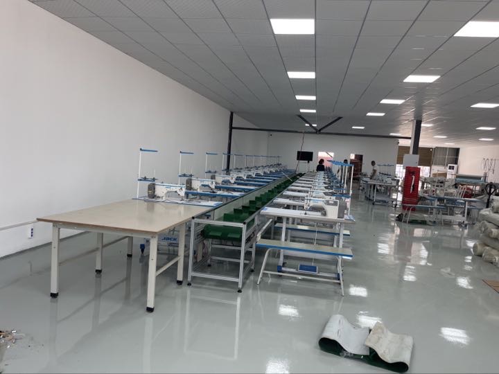 仙桃越洋服饰招: 包流组长 包流车位 整件车工 jit车工 棉衣夹克货源充足 开资准时