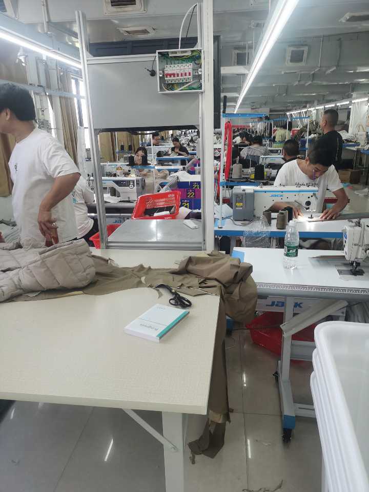 招工: 开袋 上袖子 上拉链 上门筒 模板工 打围，中工序9名 <jit长工>进场费1000 有保底