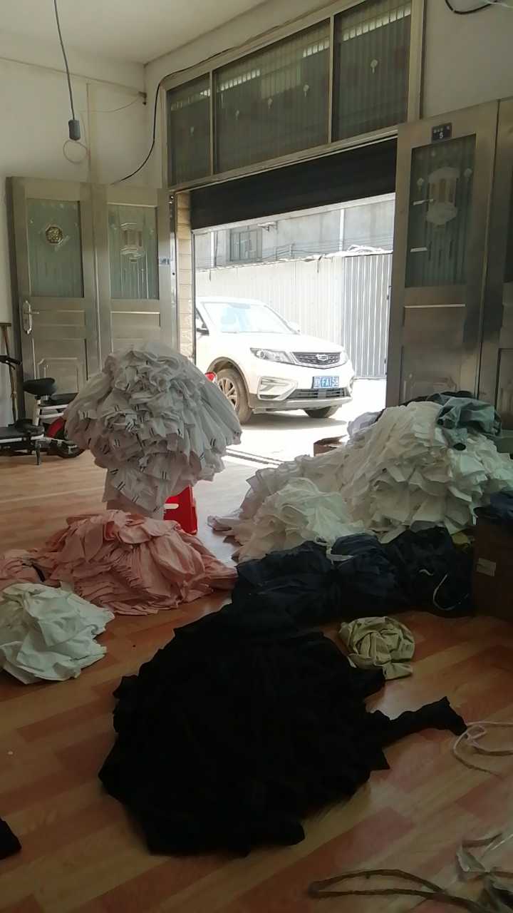 承接钉扣锁眼 四合扣 歪把扣 打气眼等业务（全自动设备）