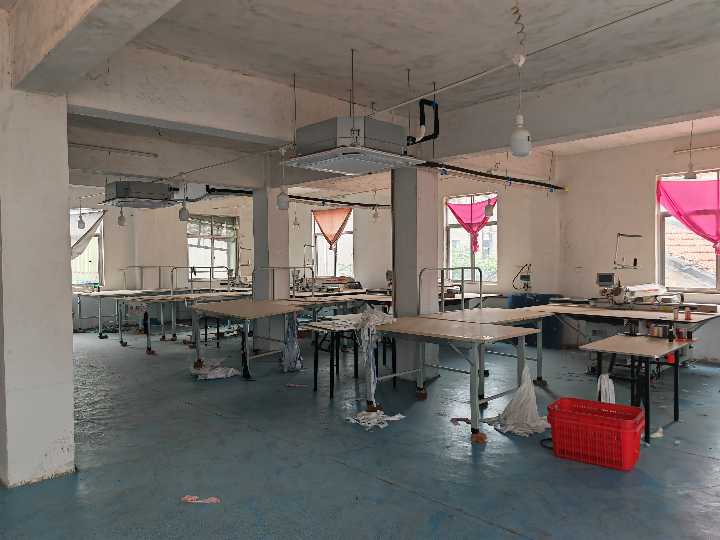 整体转让：模板绗线加工厂，新款航线机十台，浙商产业园边上