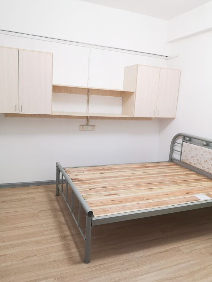 精美服饰-汉正老牌：车位20名，中烫1名，钉扣锁眼1名，绗棉工2名