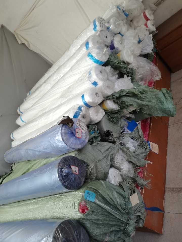 回收服装面料、辅料。