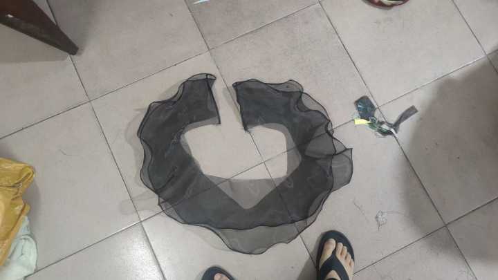 专业卷边，各种形状，各种宽度0.3-2.5公分，可卷厚料。大小单都可接，质量保证，价格合理。